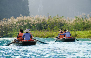 A picture of people enjoying canoeing & kayaking near Happy Trails RV Park at Cave City, KY