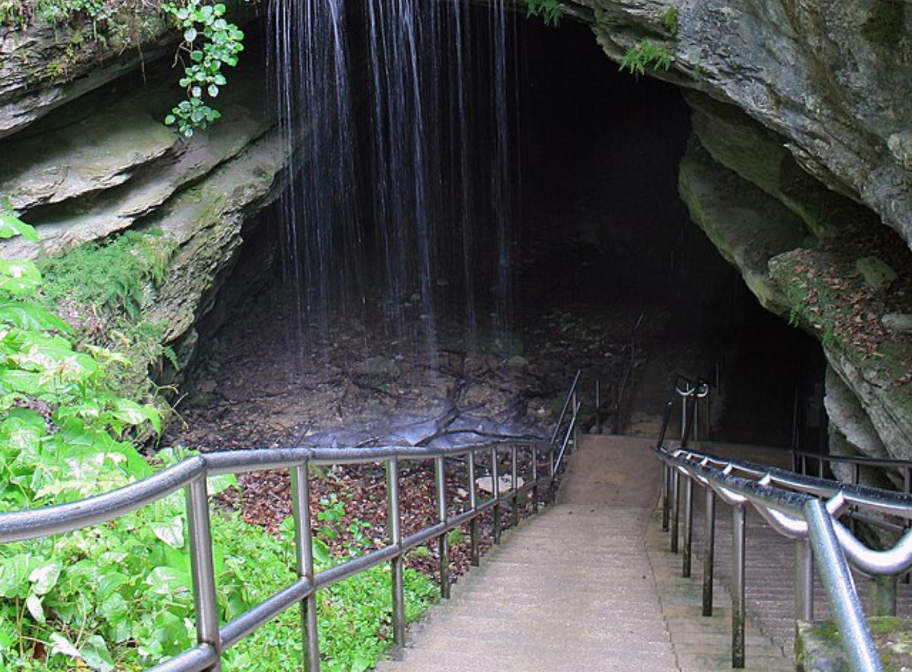 This is a picture of  one of the many caves near Happy Trails RV Park at Cave City, KY.